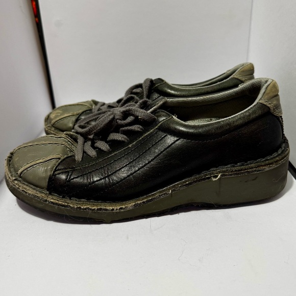 Fly London Bowling-style Shoes - Picture 2 of 7